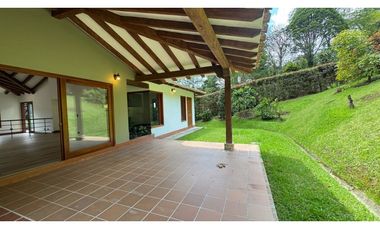 Casa campestre en unidad cerrada en el retiro