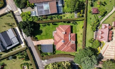 Casa campestre en unidad cerrada en el retiro