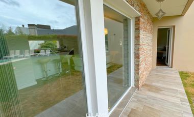 Casa 4 ambientes con piscina climatizada - Alquiler de Marzo a Diciembre - Barrio Privado Rumenco