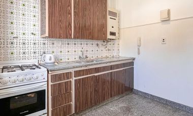 Departamento 3 ambientes al frente / Zona centro