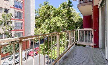 Departamento 3 ambientes al frente / Zona centro