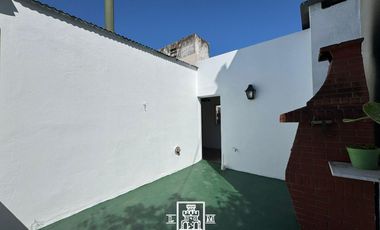 Adolfo Alsina y Belgrano - 3/4 amb con terraza y parrilla - Reciclado - Venta