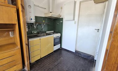 Av. San Isidro Labrador 4600 - Monoambiente sin expensas - Un piso por escalera
