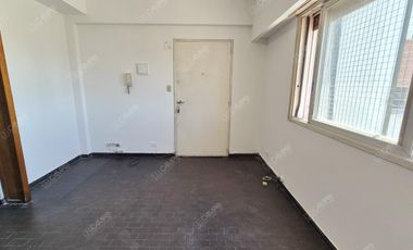Av. San Isidro Labrador 4600 - Monoambiente sin expensas - Un piso por escalera