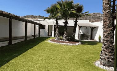 Casa en Venta en Residencial Las Palmas, estilo Resort