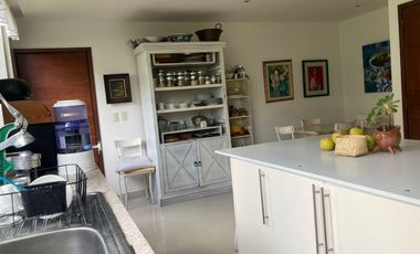 Casa en Renta en excelente ubicación en el Club de Golf Los Encinos