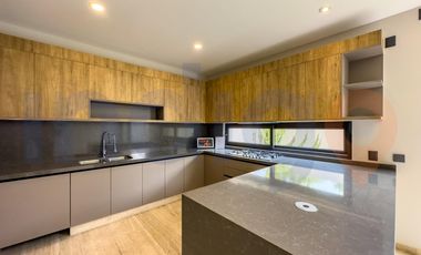 CASA EN RENTA EN ALTOZANO, CONDOMINIO ROCA