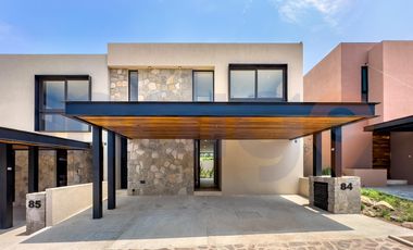 CASA EN RENTA EN ALTOZANO, CONDOMINIO ROCA