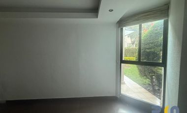 LOMAS DE VISTA HERMOSA. casa en renta