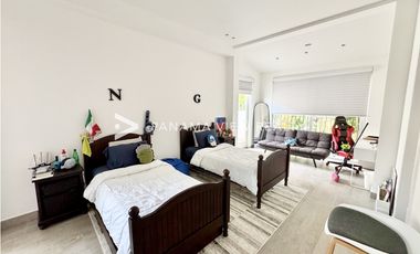 CRESCENT LANE / SANTA MARIA / VENTA