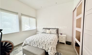 CRESCENT LANE / SANTA MARIA / VENTA