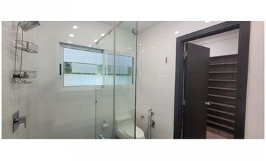 Casa con piscina - Albrook - Ancón