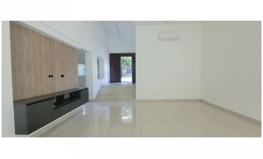 Casa con piscina - Albrook - Ancón