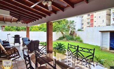 En venta casa en El Cangrejo