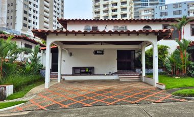 En venta casa en El Cangrejo