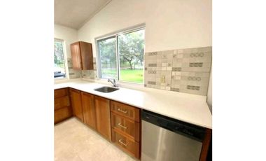 ALQUILER DE CASA VIA CALDERA  AMOBLADA DISPONIBLE EL 1 DE ABRIL