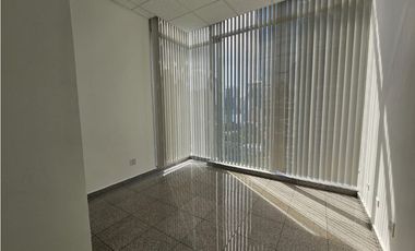 CALLE 50 / TORRE GLOBAL BANK / 95M2 / OFICINA  CON DIVISIONES