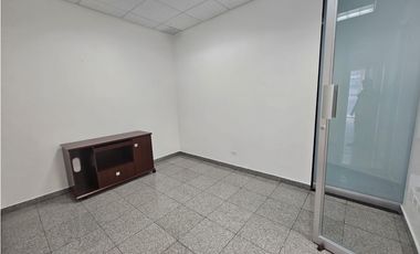 CALLE 50 / TORRE GLOBAL BANK / 95M2 / OFICINA  CON DIVISIONES