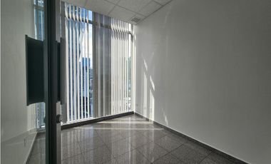 CALLE 50 / TORRE GLOBAL BANK / 95M2 / OFICINA  CON DIVISIONES