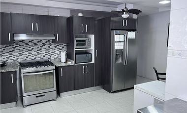 VILLA LUCRE / PH ALTOS DE SAN RAFAEL /  REMODELADA / 290M2