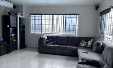 VILLA LUCRE / PH ALTOS DE SAN RAFAEL /  REMODELADA / 290M2