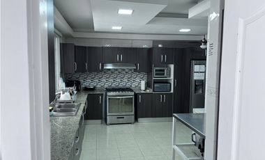 VILLA LUCRE / PH ALTOS DE SAN RAFAEL /  REMODELADA / 290M2