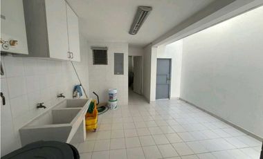 VENTA CASA DUPLEX 941m2 EN OBARRIO NRR