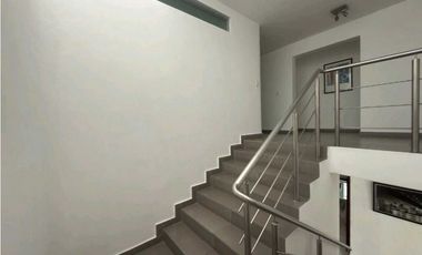 VENTA CASA DUPLEX 941m2 EN OBARRIO NRR