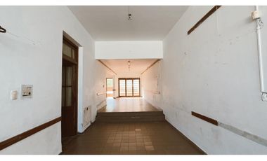 VENTA CASA DE 2 DORMITORIOS EN CALLE ITALIA