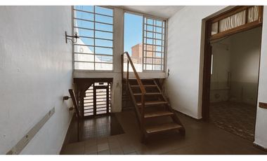 VENTA CASA DE 2 DORMITORIOS EN CALLE ITALIA