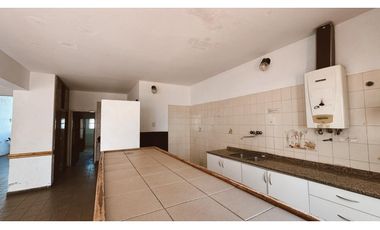 VENTA CASA DE 2 DORMITORIOS EN CALLE ITALIA