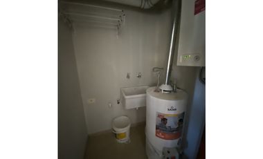 ALQUILER DPTO 3 AMBIENTES CON COCHERA - HIPOLITO YRIGOYEN 1900