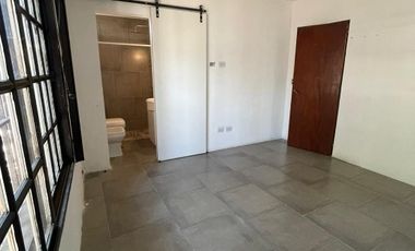 Casa en alquiler en Moron Sur