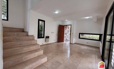 Villa Allende, Housing , Dúplex en alquiler c/ cochera. tres dorm tres baños