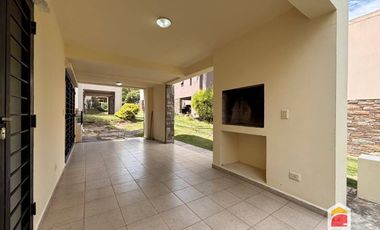 Villa Allende, Housing , Dúplex en alquiler c/ cochera. tres dorm tres baños