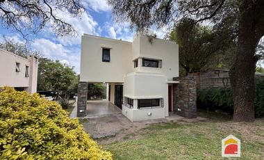 Villa Allende, Housing , Dúplex en alquiler c/ cochera. tres dorm tres baños