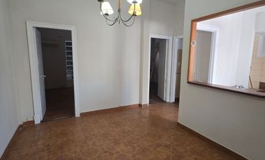 Casa PH en alquiler en Lanus Este