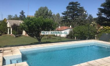 AT111. ICHO CRUZ. GRAN CASA CON AMPLIO PARQUE Y PILETA (8 PAX)