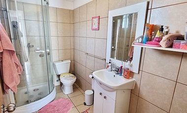 EXCELENTE CASA 5D/4B CON 3+ ESTACIONAMIENTOS.