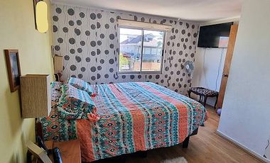 EXCELENTE CASA 5D/4B CON 3+ ESTACIONAMIENTOS.