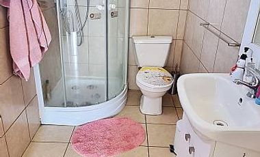 EXCELENTE CASA 5D/4B CON 3+ ESTACIONAMIENTOS.