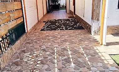 EXCELENTE CASA 5D/4B CON 3+ ESTACIONAMIENTOS.