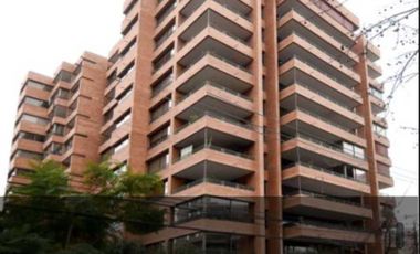 Estacionamiento en arriendo en LAS CONDES