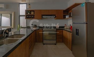 Casa de 2 pisos, 3 recamaras en privada en Conkal Yucatan  Entrega inmediata