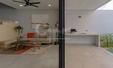 Casa de 2 pisos, 3 recamaras en privada en Conkal Yucatan  Entrega inmediata