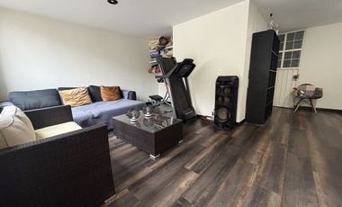 Casa en venta en Portón de las Flores con alberca y doble seguridad