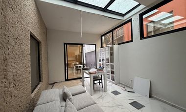 Casa en venta en Portón de las Flores con alberca y doble seguridad