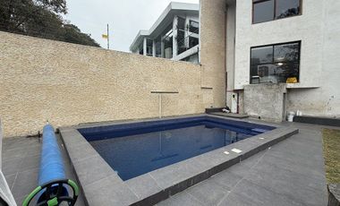 Casa en venta en Portón de las Flores con alberca y doble seguridad