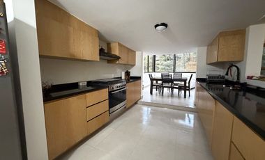 Casa en venta en Portón de las Flores con alberca y doble seguridad