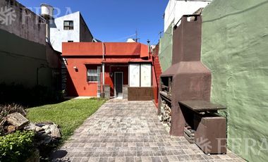 Venta casa 3 ambientes con cochera en Wilde